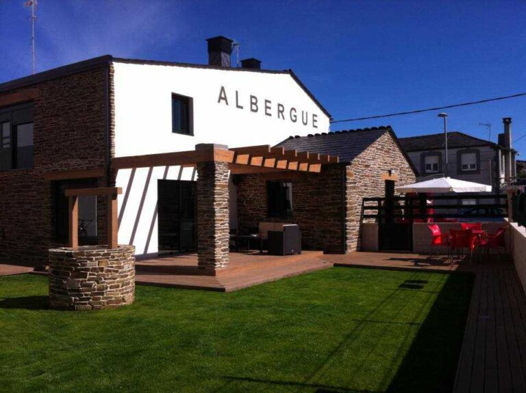 albergue oasis sarria 1 web 768x574