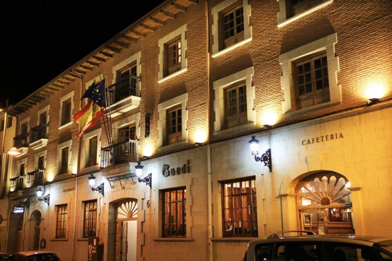 hotel restaurante gaudi astorga 1 768x511