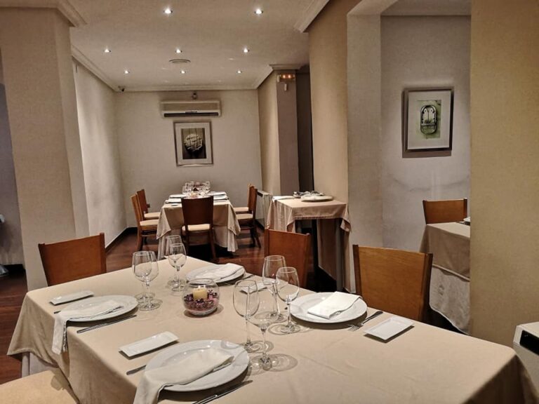 http://gusuguito.com/wp-content/uploads/2019/12/Restaurante-Lugaris3.jpg