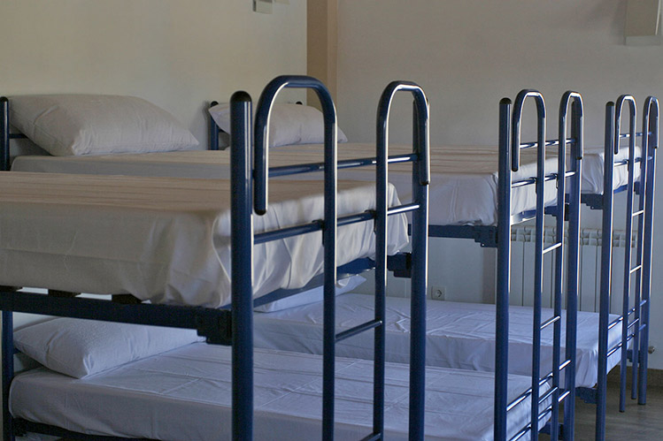 http://gusuguito.com/wp-content/uploads/2019/12/albergue-camino-santiago-palencia-escalera-dormitorio.jpg