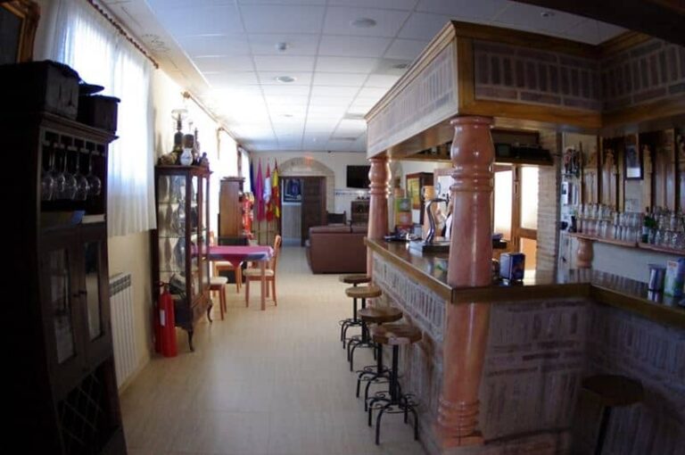 http://gusuguito.com/wp-content/uploads/2019/08/albergue-hostal-domus-viatoris01.jpg