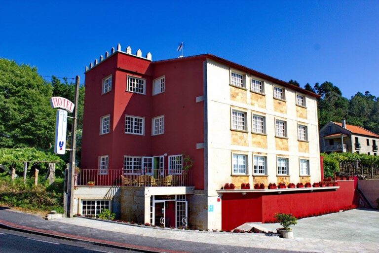 http://gusuguito.com/wp-content/uploads/2019/08/hotel-xacobeo09.jpg
