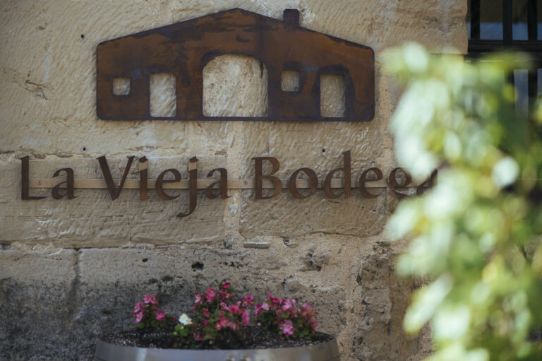 http://gusuguito.com/wp-content/uploads/2020/01/La-Vieja-Bodega3.jpg