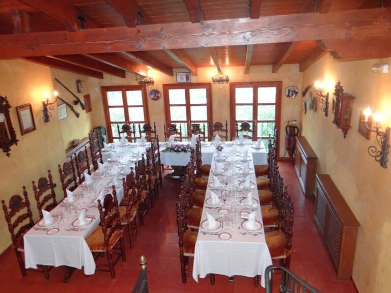 http://gusuguito.com/wp-content/uploads/2020/01/Restaurante-Bodegón-de-Mallacán6.jpg