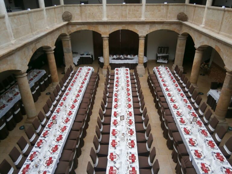 http://gusuguito.com/wp-content/uploads/2020/01/palacio-de-meras-tineo-3.jpg