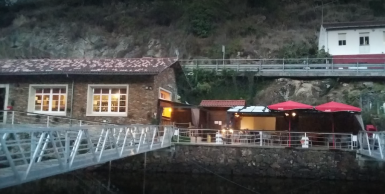 2 768x387