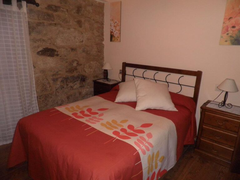 val dos pigarros bar javi 4 768x576