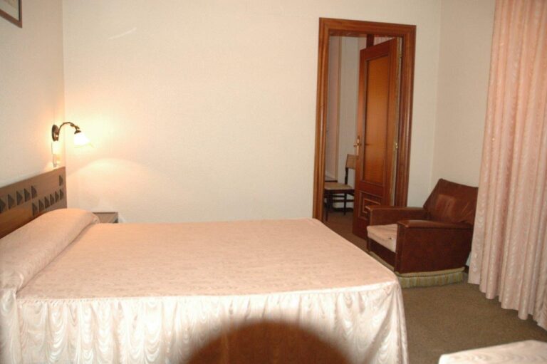 hostal restaurante la paz 6 768x511