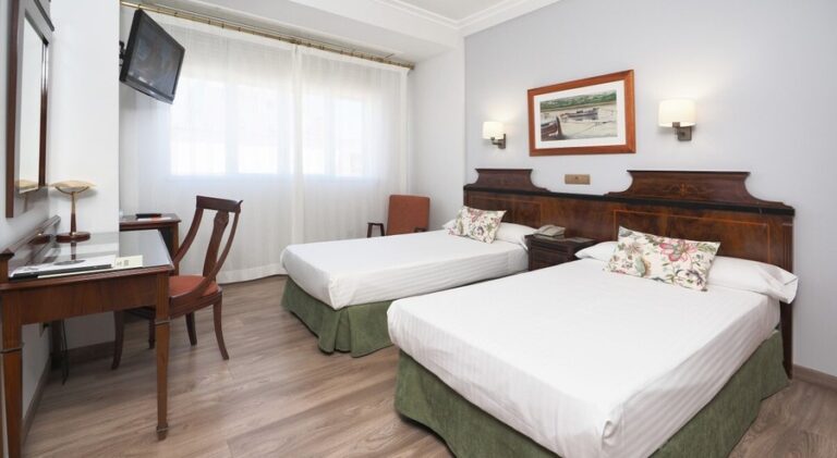 005 suite s 900x493 b3e310e507 768x421